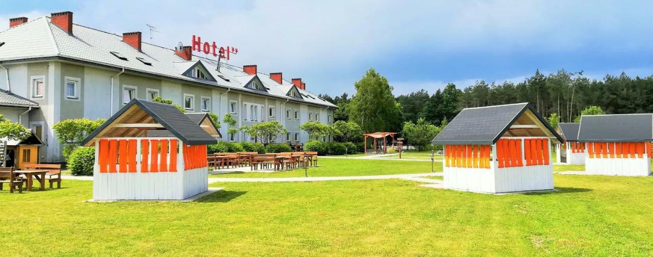 Hotel Tirest Grebiszew ภายนอก รูปภาพ