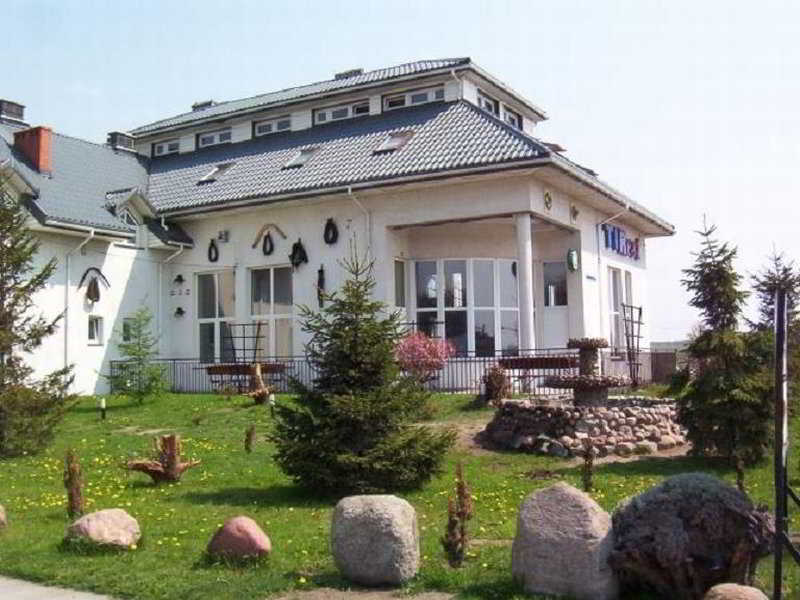 Hotel Tirest Grebiszew ภายนอก รูปภาพ
